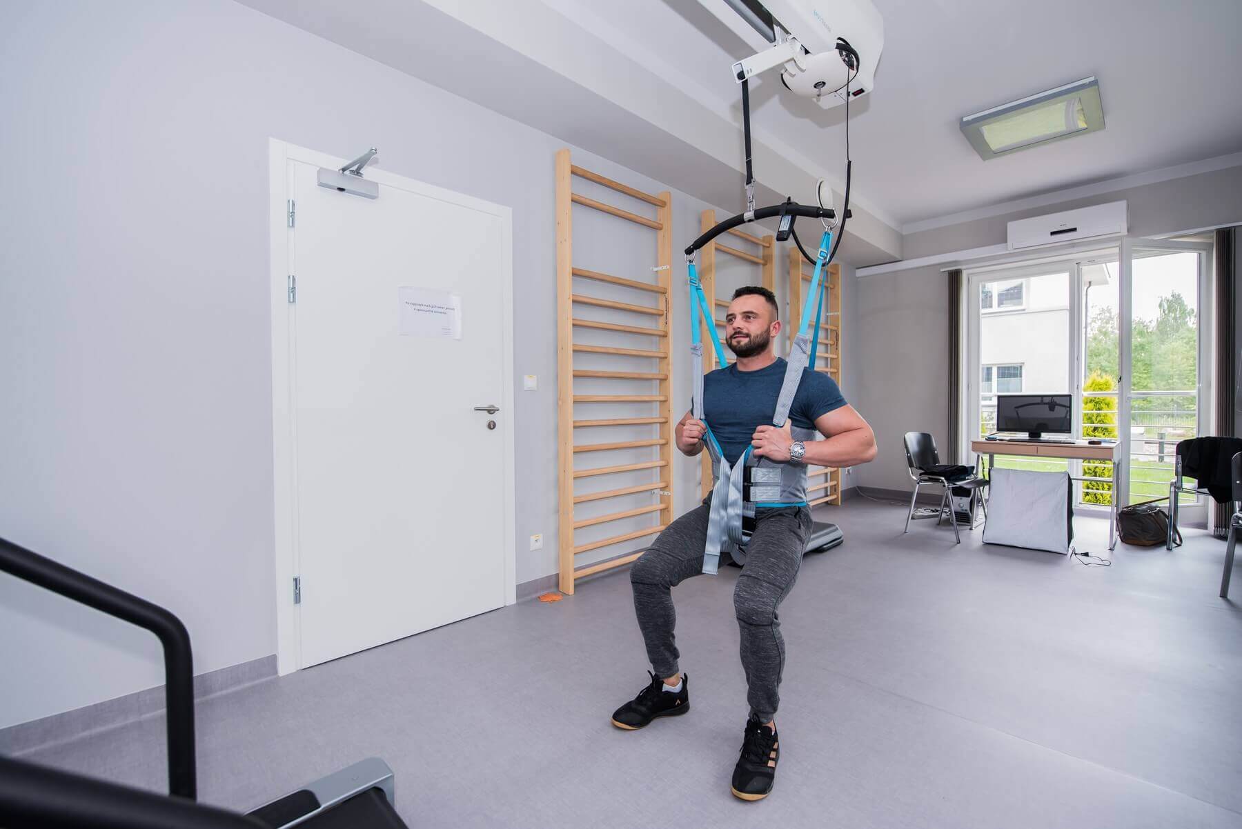 urządzenie do ćwiczeń w odciążeniu Ergo Trainer Winncare rehabilitacja chodu