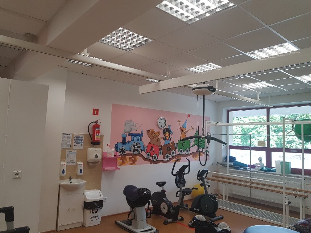 podnośnik sufitowy dla osób niepełnosprawnych