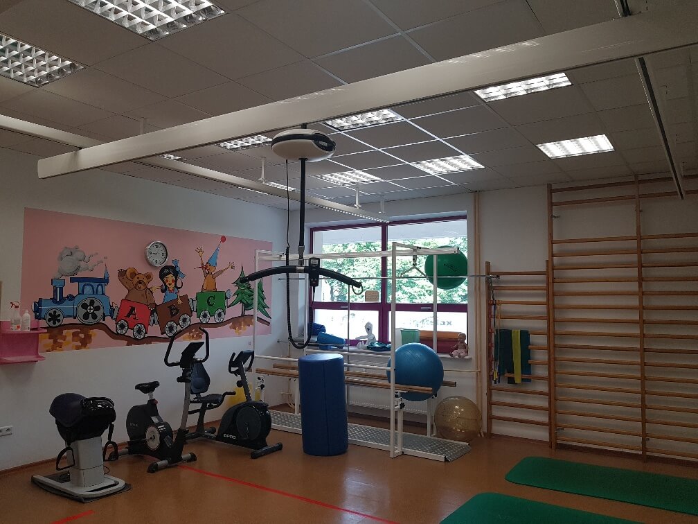 podnośnik sufitowy dla osób niepełnosprawnych