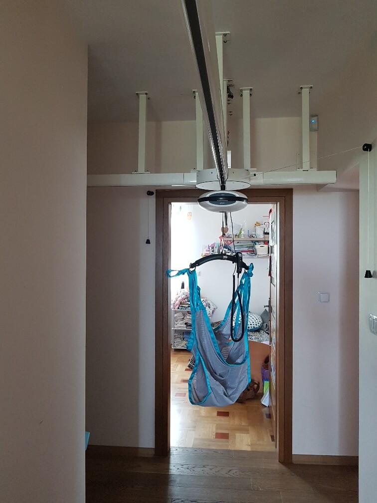 podnośnik sufitowy dla osób niepełnosprawnych