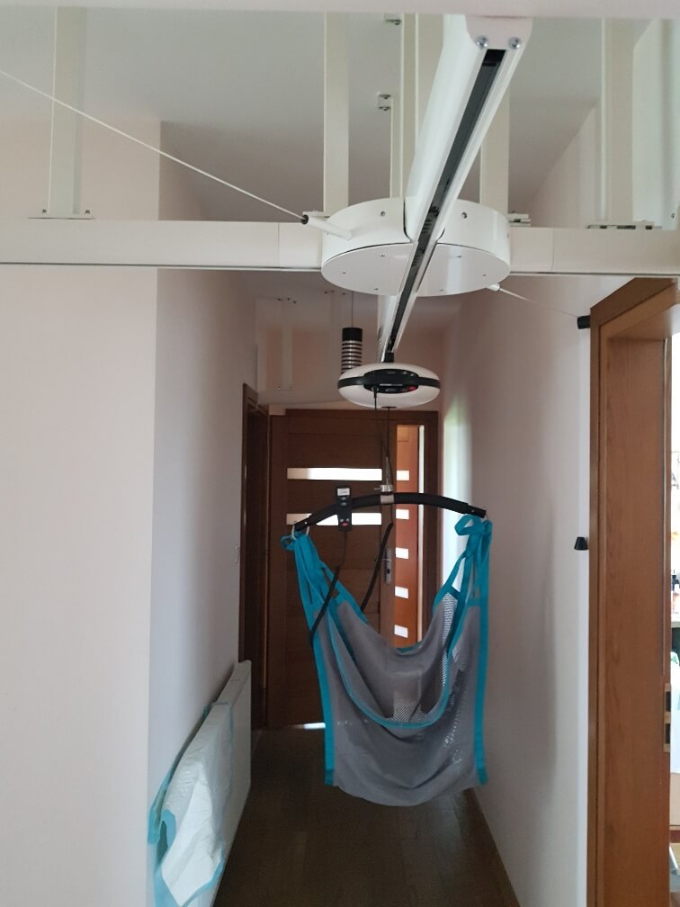 podnośnik sufitowy dla osób niepełnosprawnych