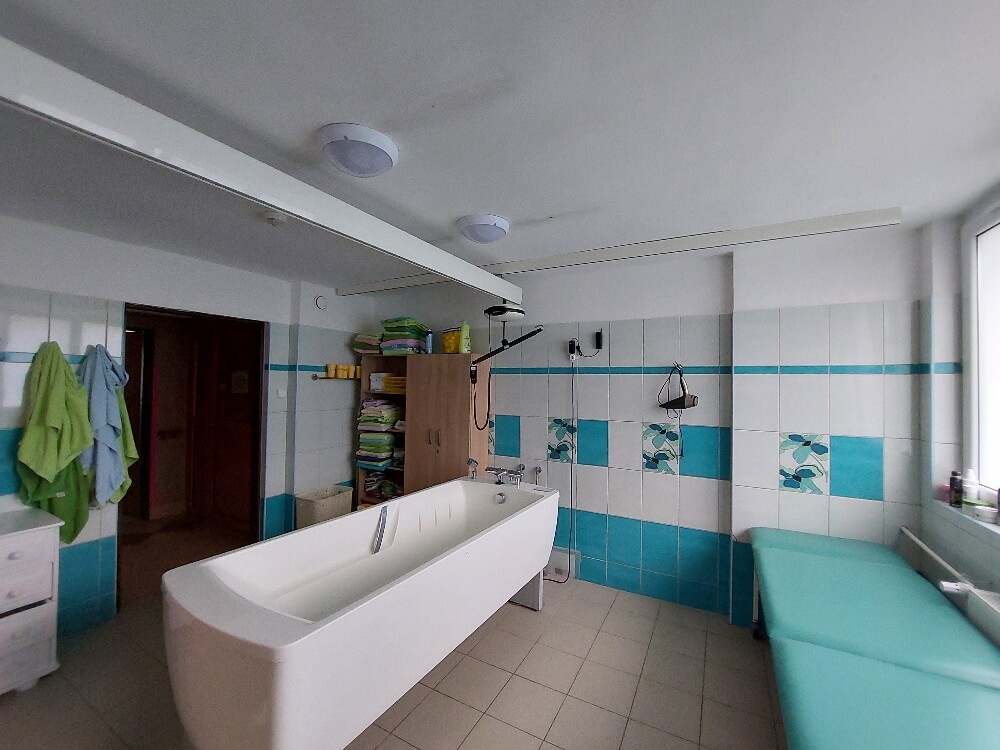 podnośnik sufitowy dla osób niepełnosprawnych