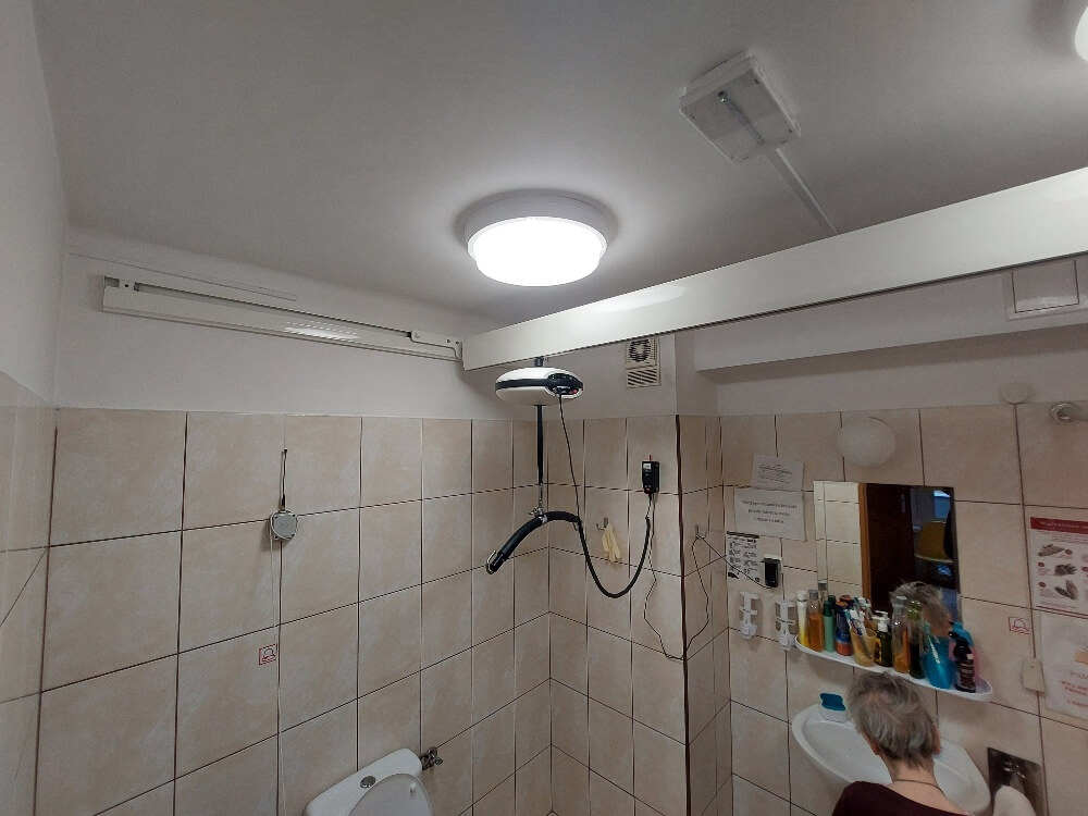 podnośnik sufitowy dla osób niepełnosprawnych