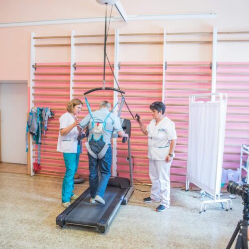 Podnośnik sufitowy Luna w dziale rehabilitacji DPS im. L. i A. Helclów w Krakowie