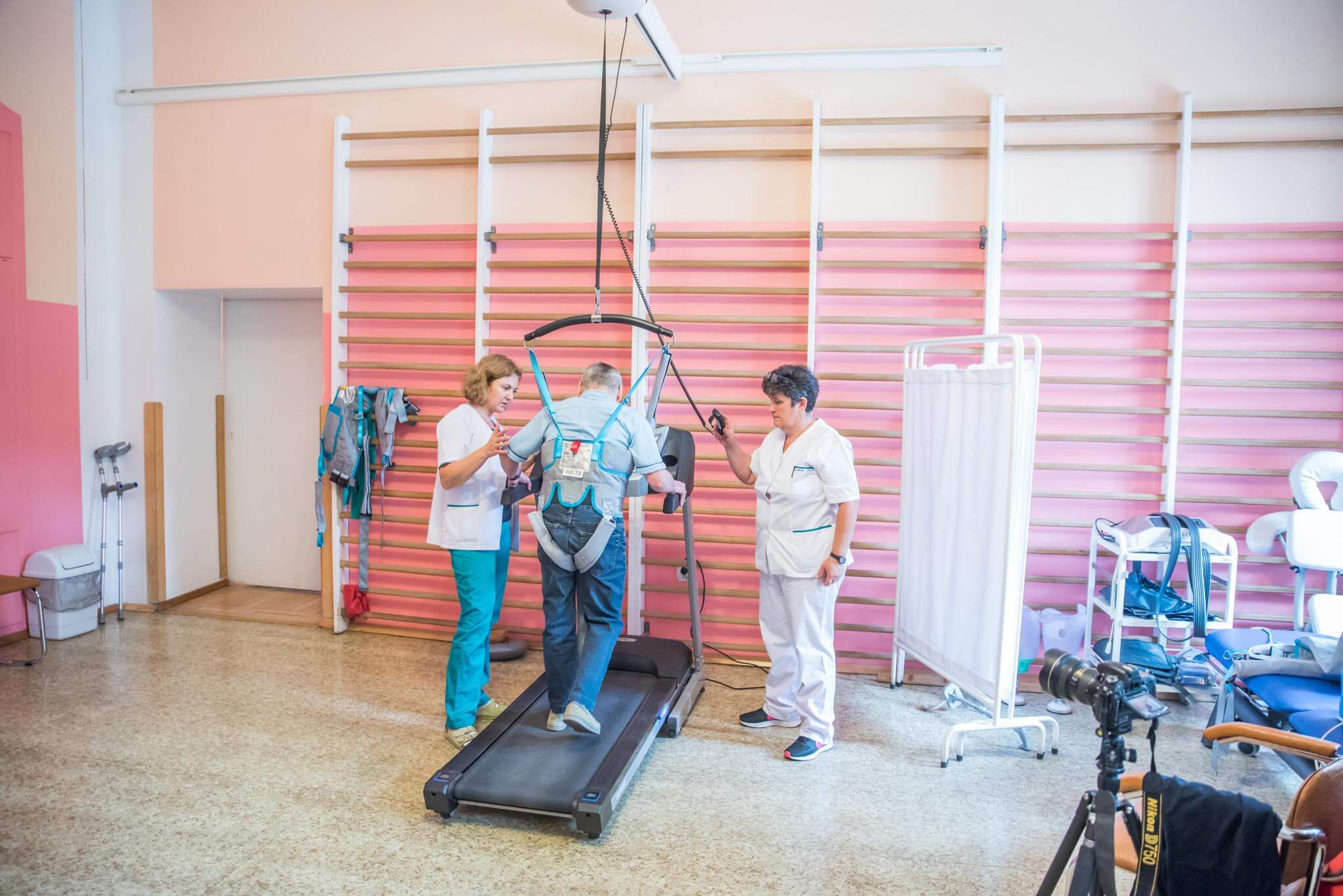 Podnośnik sufitowy Luna w dziale rehabilitacji DPS im. L. i A. Helclów w Krakowie