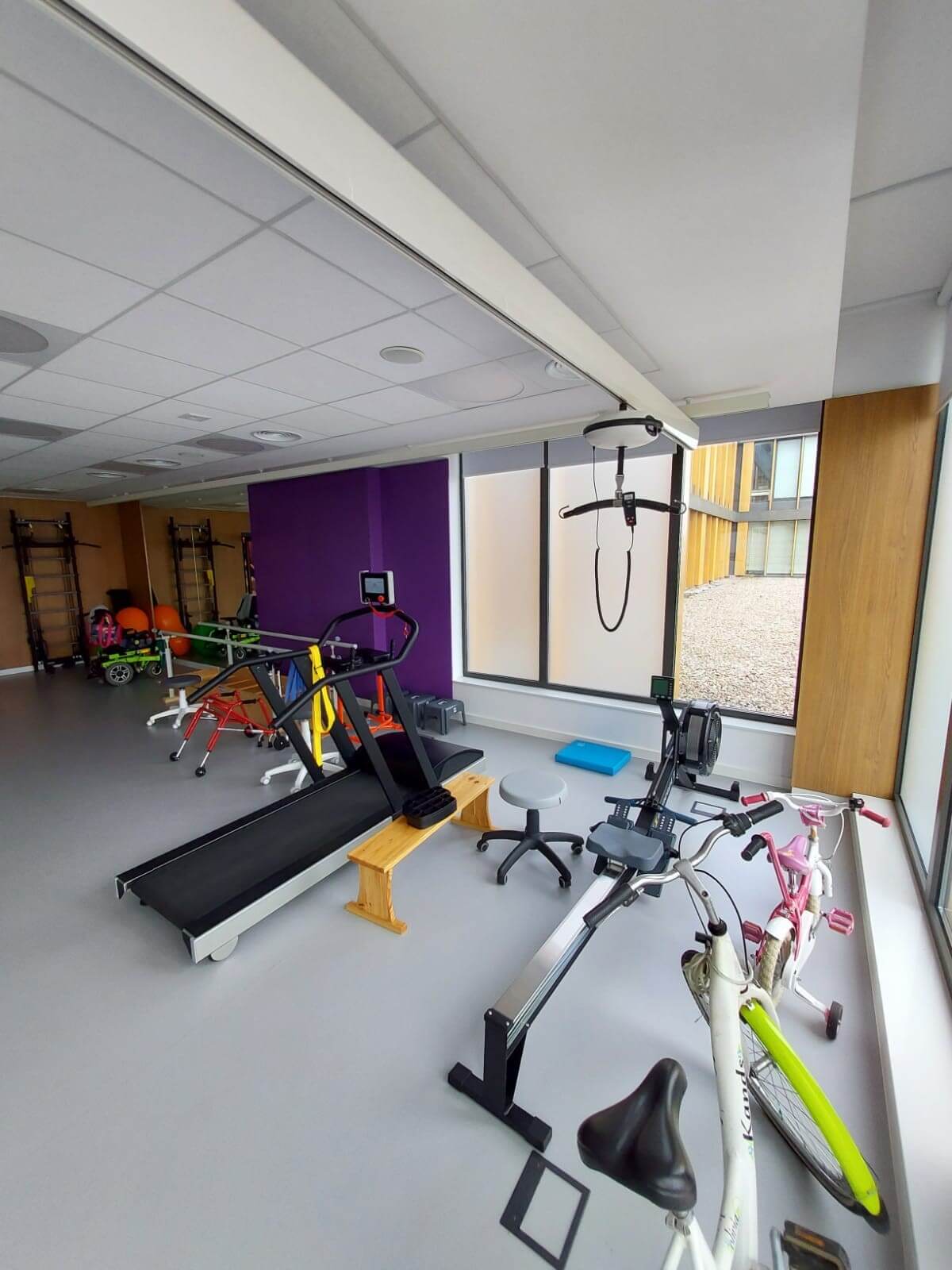 podnośnik na sali rehabilitacji w Paley European Institute