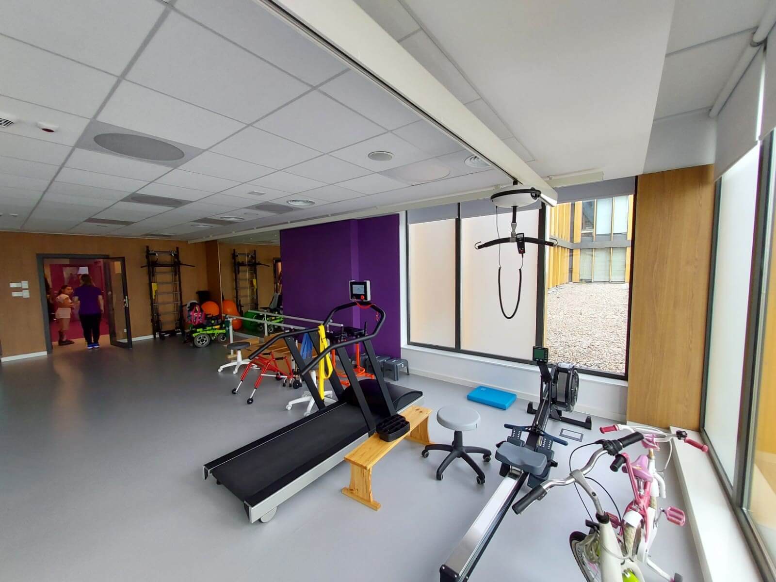 podnośnik na sali rehabilitacji w Paley European Institute