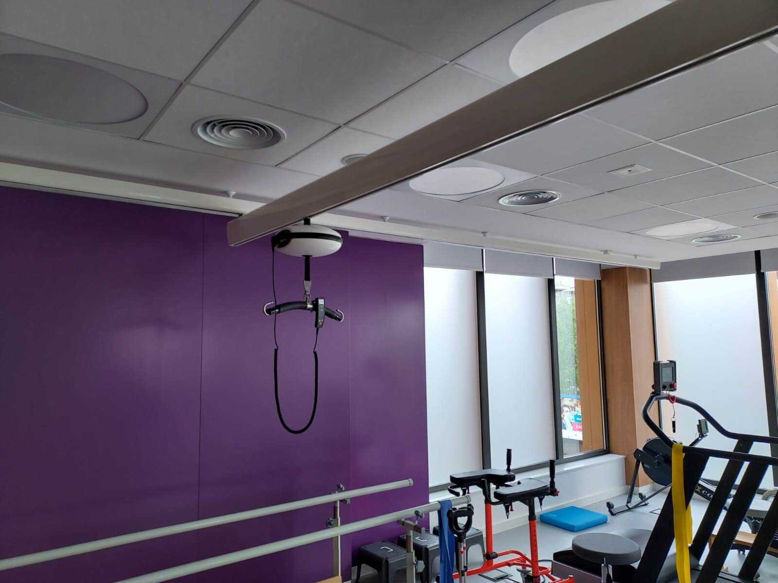 podnośnik na sali rehabilitacji w Paley European Institute
