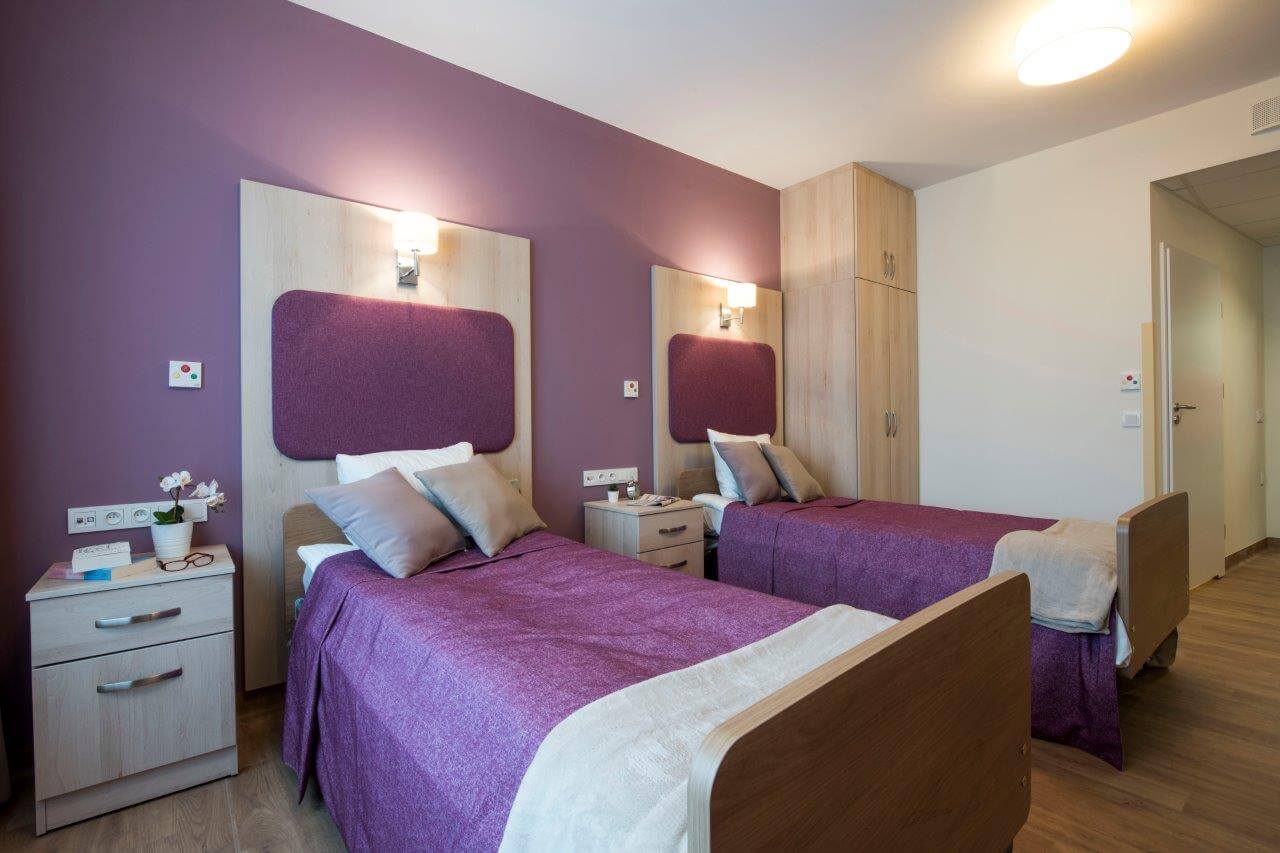 dom opieki łózka medyczne