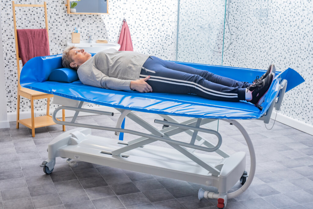 wózek do mycia pacjenta na leżąco